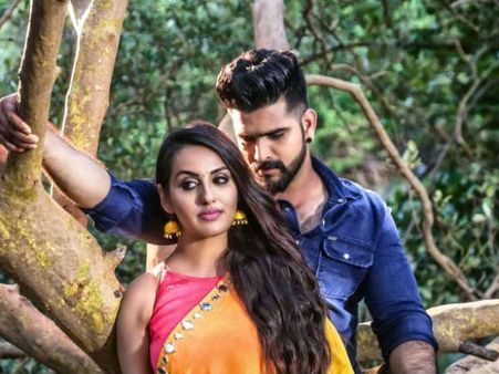 పవన్ కల్యాణ్ అభిమాని కథగా 'సైలెన్స్ ప్లీజ్'.. సైలెంట్ హిట్ గ్యారెంటీ!