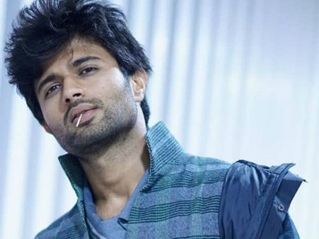 సౌతిండియా ‘హీరో’గా ఎదుగుతున్న విజయ్ దేవరొకండ, సినిమాటోగ్రాఫర్ కూతురుతో...