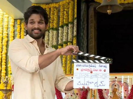 ఫోటోలు: అల్లు అర్జున్, త్రివిక్రమ్ సినిమా ప్రారంభోత్సవం.. కొత్తగా కనిపిస్తున్న బన్నీ!