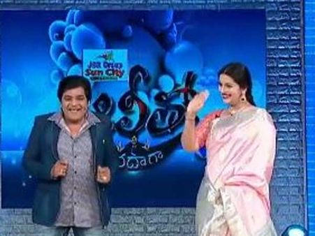 పవన్ కళ్యాణ్, మీరు ఎందుకు గొడవ పడ్డారు? రేణు దేశాయ్ ప్రశ్నకు అలీ ఫన్నీ ఆన్సర్!