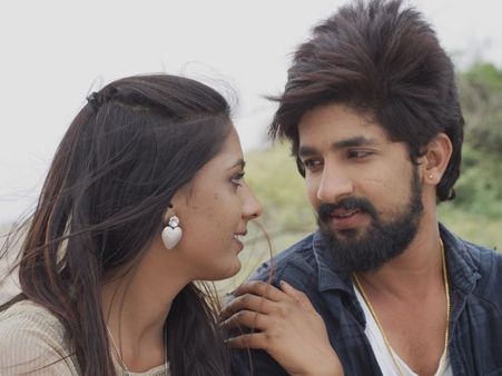 మద్యం మత్తులో యువత చేసే పొరపాట్లు.. సందేశాత్మక చిత్రంగా ‘అమృత నిలయం’