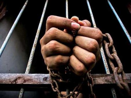 మరో సినీ కీచకుడి అరెస్ట్.. ఔత్సాహిక హీరోయిన్ల ఫోటోలు మార్ఫింగ్.. నెట్‌లో పెడుతానని.. బ్లాక్ మెయిల్!