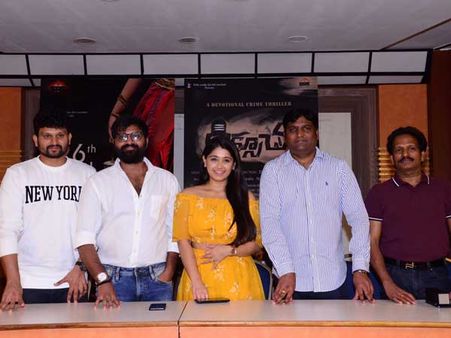 సింగిల్ కట్ లేకుండా దిక్సూచి.. సెన్సార్ ప్రశంసలు.. ఏప్రిల్ 26న విడుదల