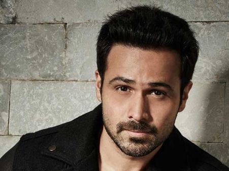 మూడేళ్ల తర్వాత హారర్ చిత్రంలో సీరియల్ కిస్సర్.. మలయాళం రీమేక్‌లో