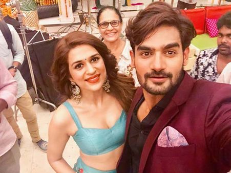 కార్తీకేయ కోసం శ్రద్దాదాస్.. హిప్పీ పెళ్లి పాటలో మెరిసిన బ్యూటీ..