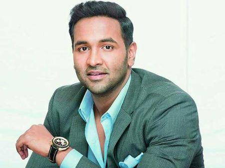 సినిమా వాళ్లు కేసీఆర్‌కు భయపడటం లేదు, ఆయన డిక్టేటర్ కాదు: మంచు విష్ణు