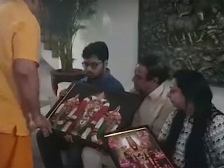 ఎన్నికల వేళ మోక్షజ్ఞతో బాలయ్య.. వైరల్ అవుతున్న ఫోటో!