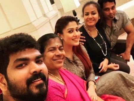 నయనతార, విఘ్నేష్ శివన్ రిలేషన్... పెళ్లి తప్ప అన్నీ జరిగిపోతున్నాయి!