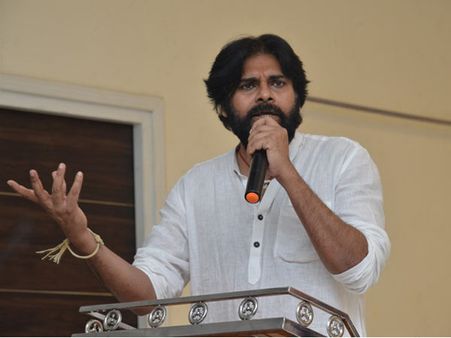 అన్నయ్య కళాకారుడు.. నేను కాదు, రామ్ చరణ్‌ను వాడుకోను: తేల్చి చెప్పిన పవన్ కళ్యాణ్