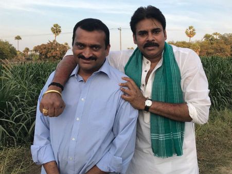 ఒత్తిడి ఉన్నప్పటికీ.. పవన్ కళ్యాణ్‌పై బండ్ల గణేష్ సంచలన ట్వీట్!