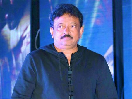 బెదిరింపులు... విజయవాడ నడిరోడ్డులో ‘లక్ష్మీస్ ఎన్టీఆర్’ ప్రెస్‌మీట్ పెట్టిన రామ్ గోపాల్ వర్మ!