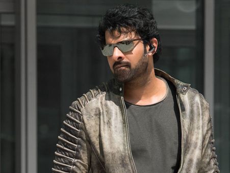 షాకిస్తున్న ప్రభాస్ 'సాహో' స్టోరీ.. మళ్ళీ పుడతాడా, అంతా అనుకుంటున్నట్లు కాదు!