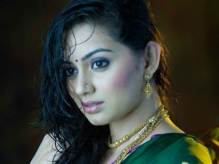 ఒక్కరాత్రి నాతో పడుకో... కాంప్రమైజ్ అవ్వు... హీరోయిన్‌పై నిర్మాత వేధింపులు..