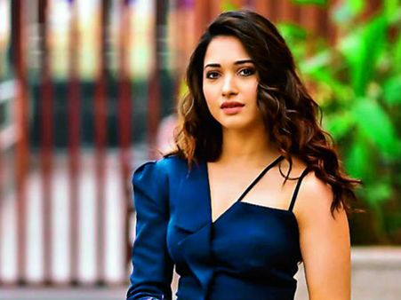 యాత్ర దర్శకుడితో తమన్నా.. మరో రీమేక్ చిత్రం!