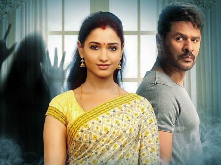 వీడియో: హీరోయిన్లను ఎగబడి మరీ కౌగిలించుకుంటున్న డాన్స్ మాస్టర్