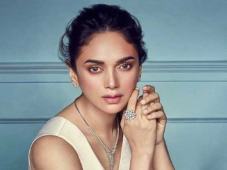 దానికే అడిక్ట్ అయిపోయా.. నిద్ర పట్టదేమో అనిపిస్తుంది.. అదితీరావు హైదరీ