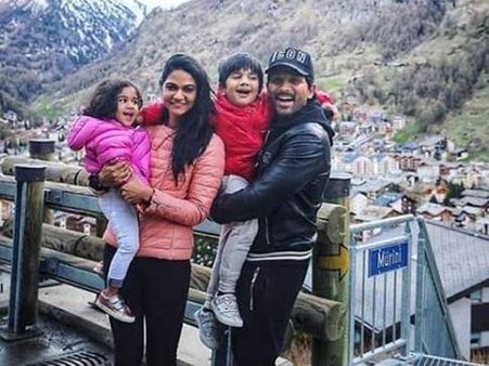 వెకేషన్ టైం: ఫ్యామిలీతో మంచు పర్వతాల్లో విహరిస్తున్న అల్లు అర్జున్