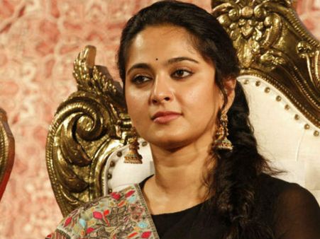 అతడు ఇంకా నా హృదయంలోనే.. మరిచిపోలేకపోతున్నా.. అనుష్క ఎమోషనల్