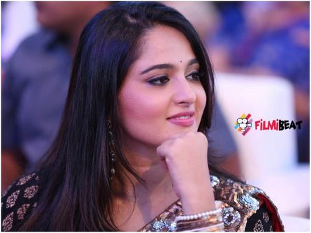 ఇంట్రెస్టింగ్: సీక్రెట్స్ బయటపెట్టేందుకు రెడీ అయిన అనుష్క..