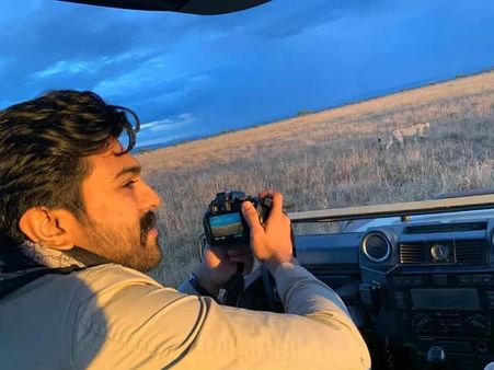 వైరల్ పిక్: ఆఫ్రికా అడవుల్లో చిరుతను షూట్ చేసిన రామ్ చరణ్!