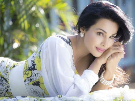 XXX సీన్లలో నటిస్తే.. అలా నీచంగా పిలుస్తారా? మండిపడ్డ లక్స్ పాప!