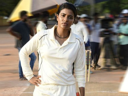 మహిళా క్రికెటర్‌గా హీరో కుమార్తె.. క్రేజీ టైటిల్‌గా కౌసల్య కృష్ణమూర్తి.. ది క్రికెటర్