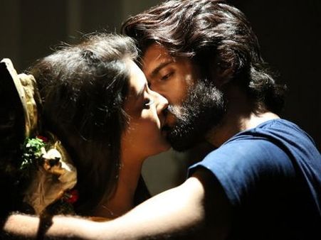 విజయ్ దేవరకొండ సుదీర్ఘమైన లిప్‌లాక్.. హీరోయిన్‌ కూడా రెడీ.. సౌత్‌లోనే రికార్డట..