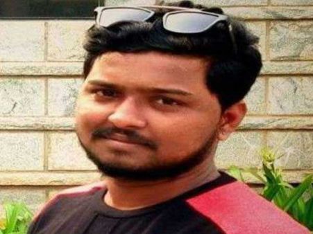 ‘మహర్షి’ రిలీజ్ వేళ విషాదం: ప్లెక్సీ కడుతూ మహేష్ అభిమాని దుర్మరణం