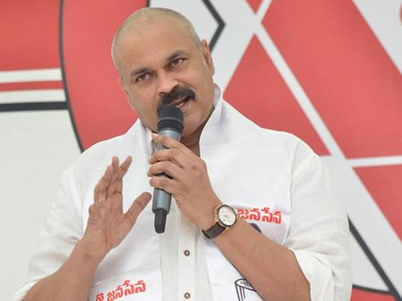 బాబును అలా అనడం తప్పు.. అదో చేతకానితనం.. జగన్‌పై నాగబాబు కౌంటర్స్