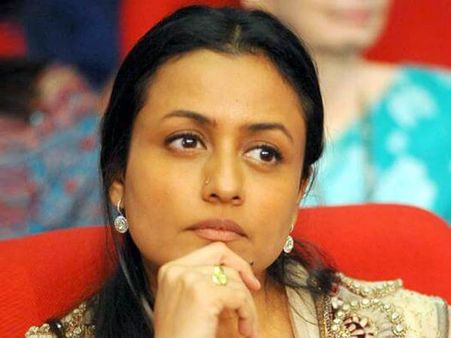 మేకప్ వేసుకో.. నోరు పారేసుకొన్న నెటిజన్.. దిమ్మ తిరిగే జవాబిచ్చిన నమత్ర