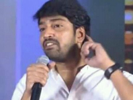 నాన్న ఉంటే గర్వపడేవారు, అరవాలపించింది: ‘మహర్షి’ సక్సెస్ మీట్లో అల్లరి నరేష్ భావోద్వేగం