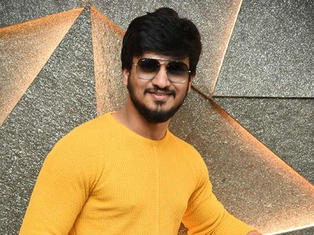 ఏసీలో హ్యాపీగా జీవితం.. రాజకీయాల్లోకి వచ్చి తిట్లు తినడం ఎందుకు.. నిఖిల్!