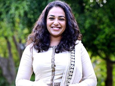 ఆ హీరో, హీరోయిన్ల పెళ్లికి కారణం నేనే.. వారిద్దరూ నా వల్లే ప్రేమలో.. నిత్య మీనన్