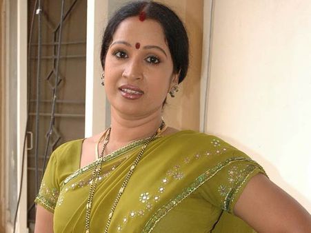 తప్పుడు పనులు చేయాలని హింసించాడు, ఆ ఆలోచనే ఉంటే హీరోయిన్ అయ్యేదాన్ని: నటి రాగిణి