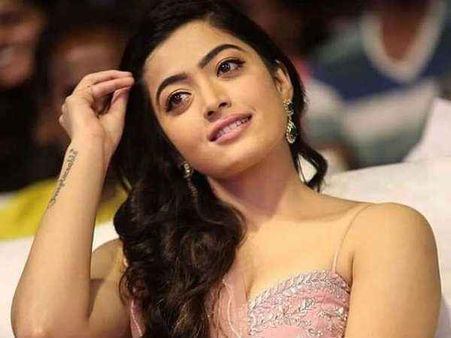 ఆ మాత్రం ఇచ్చుకుంటేనే తన వైపు చూడాలంటున్న రష్మిక.. స్టార్ హీరోయిన్ రేంజ్‌లో!