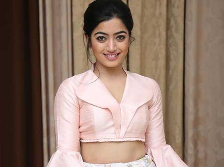 స్టార్ హీరోతో రొమాన్స్.. రష్మిక మందన్నపై మళ్లీ రూమర్లు.. క్లారిటీ ఇచ్చిన బ్యూటీ