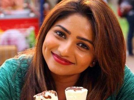 బోల్డ్‌గా నటిస్తేనే న్యాయం జరుగుద్ది.. హీరోయిన్‌కు ముందే డైరెక్టర్ వార్నింగ్