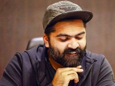 దర్శకుడిగా శింబు... కమెడియన్‌ను హీరోగా పెట్టి మూవీ!