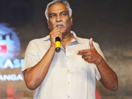 ‘‘దర్శకుల బూట్లే హీరోలు నాకాలి... మనం వాళ్ల బూట్లు నాకే పరిస్థితి వద్దు’’