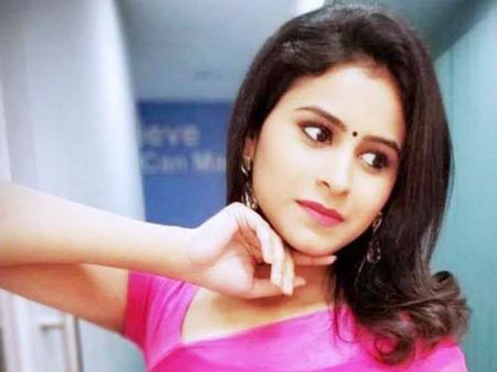 ప్రేమ విఫలం, పిచ్చివాడైన యువకుడు.. టీవీ నటి ఇంటికెళ్లి గొడవ!