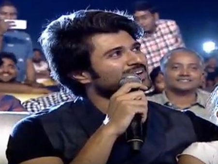 టికెట్ల కోసం కష్టపడ్డా.. విరక్తితో చెత్త అనుభవం.. విజయ్ దేవరకొండ