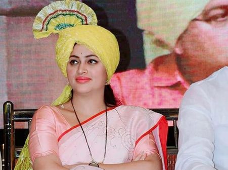 వేధింపులు అధిగమించి తెలుగు హీరోయిన్ సంచలనం... ఇపుడు పార్లమెంటులోకి!