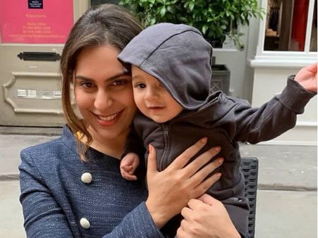 సానియా కొడుకుతో ఉపాసన.. విదేశీ వీధుల్లో ఎంజాయ్