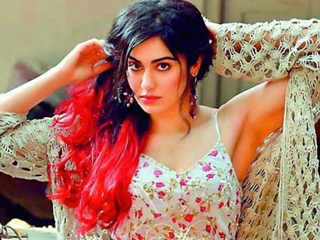 అదా శర్మ వీడియో విందు.. అందాలే కాదు అన్నీ చూపించింది