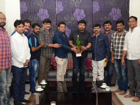 ఏ అవసరం వచ్చినా.. నేనున్నాను.. మెగాస్టార్ చిరంజీవి చేయూత