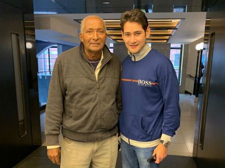 లెజెండ్‍‌తో మహేష్ బాబు... ఇది నాకు ఫ్యాన్ బాయ్ మూమెంట్ అంటూ ట్వీట్!