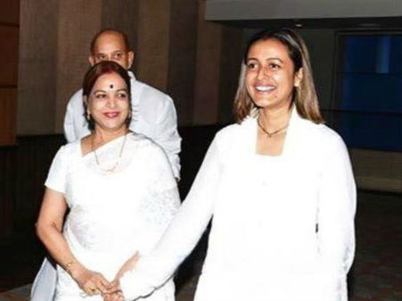 విజయ నిర్మల మరణంపై ఎమోషనల్‌గా స్పందించిన నమ్రత