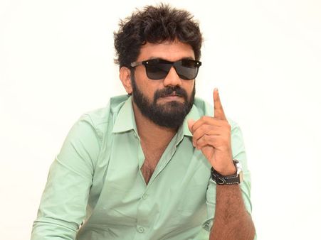 అందుకే ఆరుగురి హీరోయిన్లతో లిప్‌లాక్స్ చేయించా.. ఆ సమస్యతో పది రోజులు నిద్రపోకుండా..