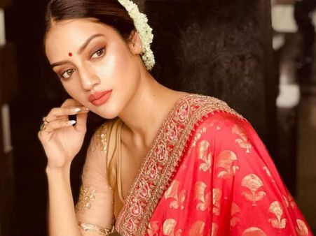 పార్లమెంట్‌కు డుమ్మా కొట్టి... ఫొటోషూట్‌లా.. ఎంపీ‌గా ఎన్నికైన సినీనటిపై ఆగ్రహం