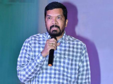 తెలుగు సినిమా ఇండస్ట్రీలో సంచలనం సృష్టిస్తున్న పోసాని వ్యాఖ్యలు